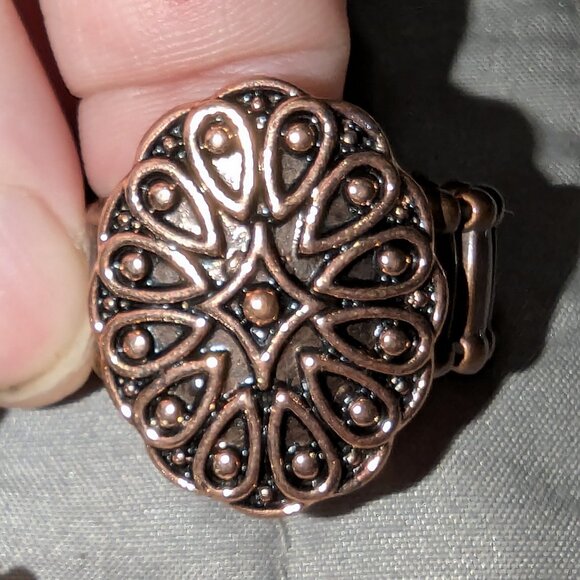 $3 with Bundle ~ Mixed Lot of NWOT Stretch Rings 5422 - Picture 4 of 7